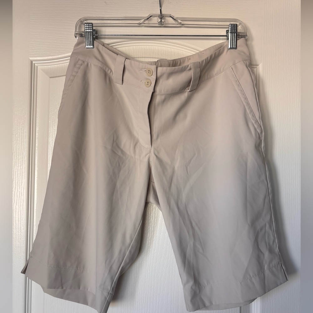 Nike Golf tour performance Dri fit Bermuda shorts beige women’s size 8